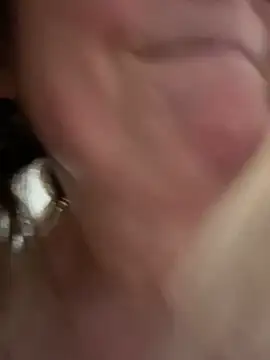 SuzieSub Webcam Show