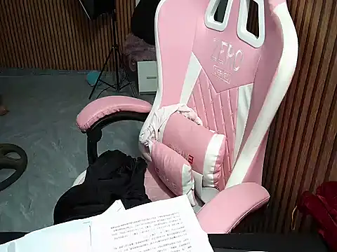 Ori-Yannie Chat XXX in diretta