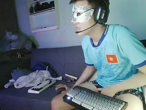 boyhigh1997 Show Webcam