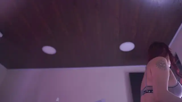 Chat +18 de Rebecah_1 ao vivo