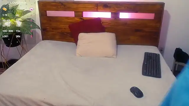 Yeseniaa25_ Chat XXX in diretta