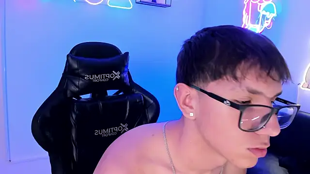 Вебкам-шоу Adrien_silex