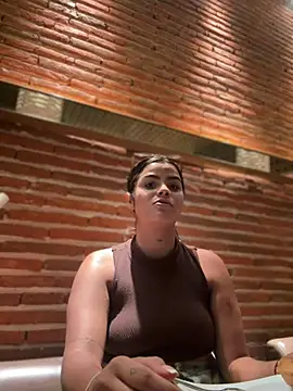 Kaily_Sweet16 élő XXX-chatje