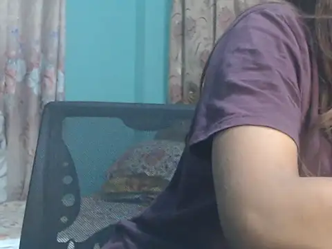 Chat +18 de NancyRuvi ao vivo