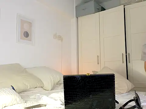 MissFrenchyn Live XXX chat