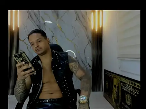 master_leather: απευθείας συνομιλία ΧΧΧ