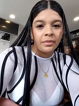 Layla-daring's Live XXX Chat