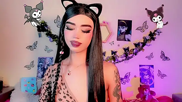 Pertunjukan Kamera Web Miss-Saraii