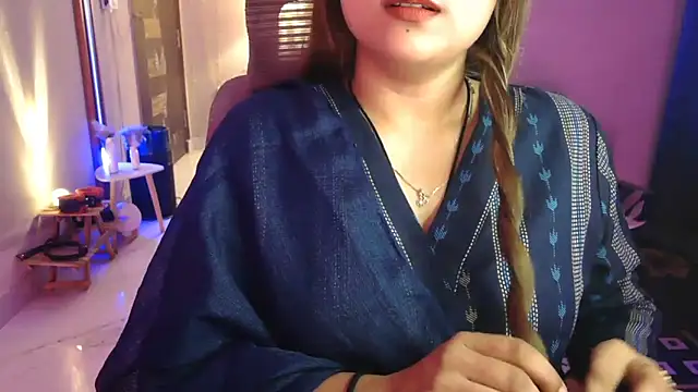 Mitikaa's Live XXX Chat