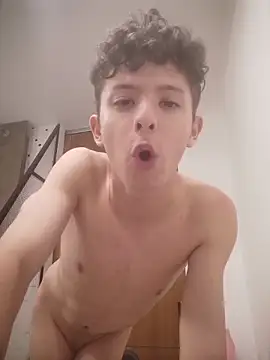 XXX chat uživo modela Daniel_Roy