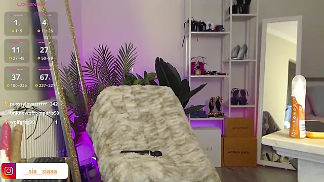 عرض كام ArianaArianna