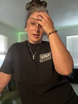 Pokazy przed kamerką – Alix_Valentine