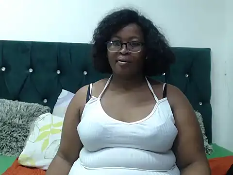 Chat +18 de Curves2Devour ao vivo