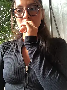 Gia_Mazzon Adlı Modelin Canlı XXX Sohbeti