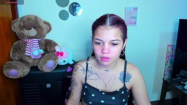 Chatroom XXX en direct de Ema__Luna