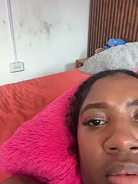 Emi_rousse Chat XXX live