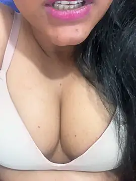 Chatroom XXX en direct de munni-munni6767