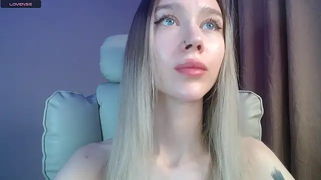 XXX chat uživo modela Des_ch