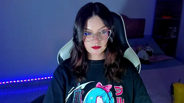 Chat +18 de OphelianaRose33 ao vivo