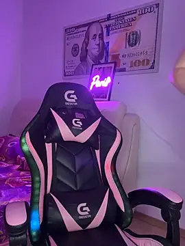 Czat XXX na żywo – KemberlyEll