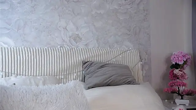 SunnivaCovil Adlı Modelin Canlı XXX Sohbeti