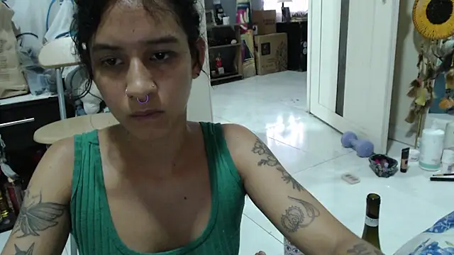 Chat XXX en directo de AlinaWoolf_