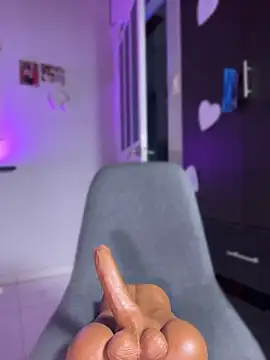 XXX chat uživo modela emilysofiia