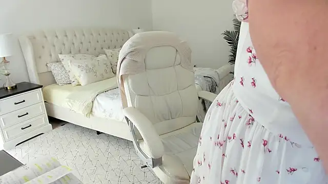 Vika73 Live XXX Chat