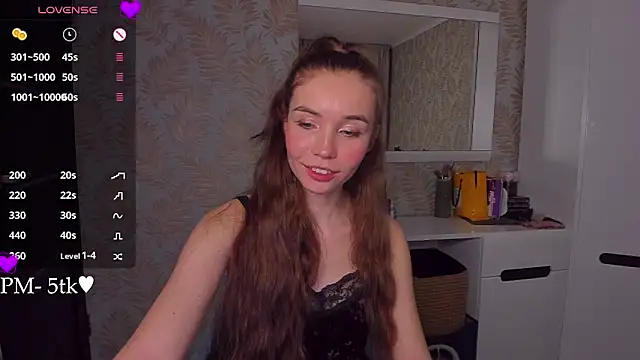 YonaBones Chat XXX in diretta