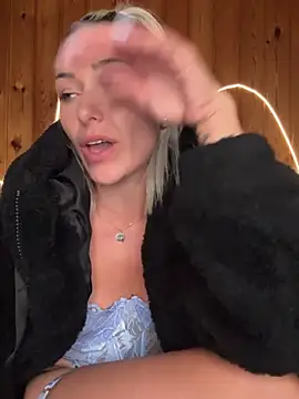 petrouchkaaa_'s Live XXX Chat