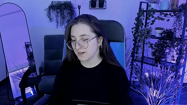 VirtuallVoyant's Live XXX Chat