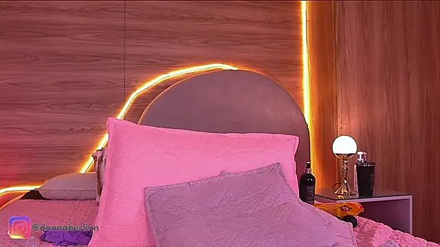 danna_berlin_'s Live XXX Chat