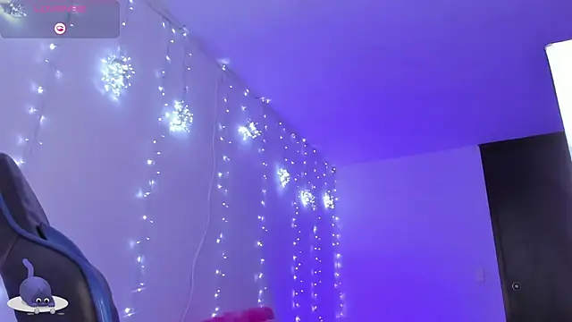 XXX chat uživo modela roseliam25