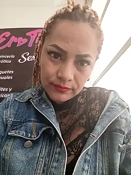 Czat XXX na żywo – LUISA__07