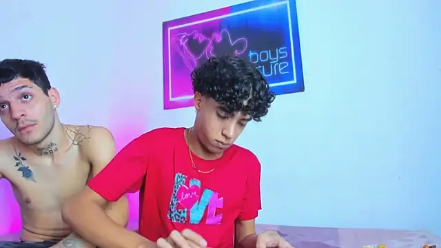 Pleasure_boys_hot 网络视讯表演