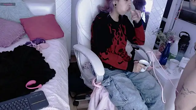 Madewithhell élő XXX-chatje