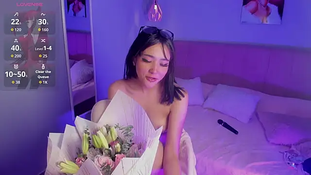 ela_petit Chat XXX live