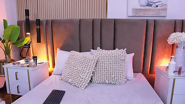 SaraLugo's Live XXX Chat