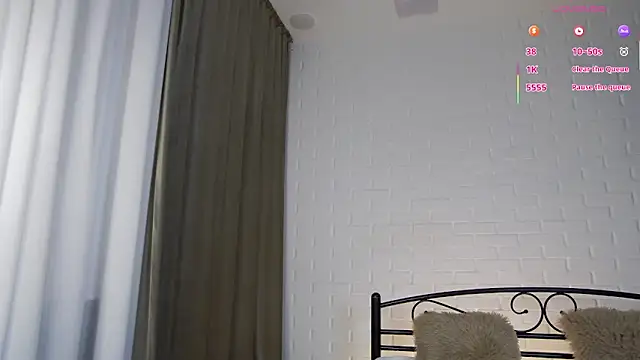 KariDollar লাইভ XXX চ্যাট