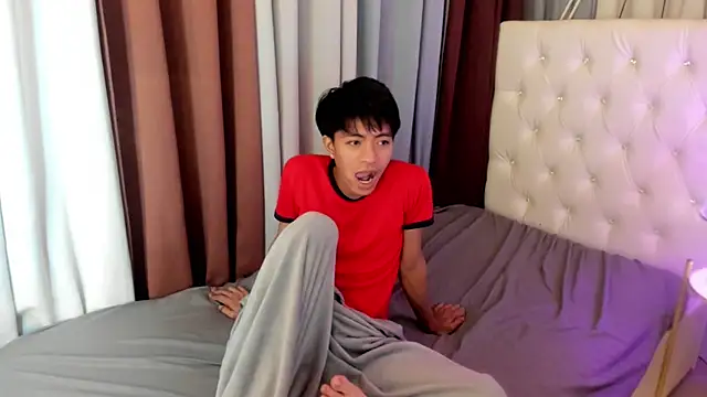 Webkamerová show davincihugecock