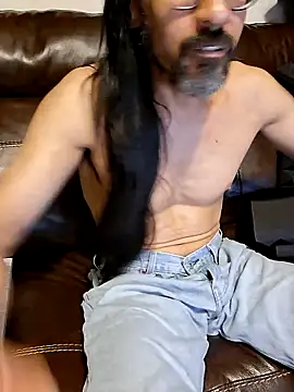 Youreherewithme: вебкам-шоу