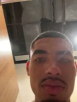 LiamByrne: διαδικτυακό σόου στην κάμερα