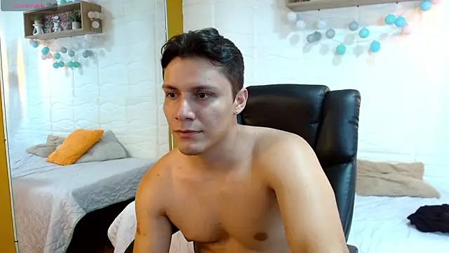 Show modela Zayn_clausen na web-kameri