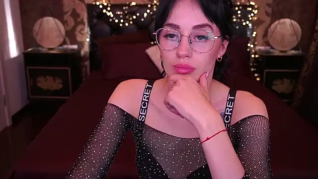 EviLune Adlı Modelin Canlı XXX Sohbeti