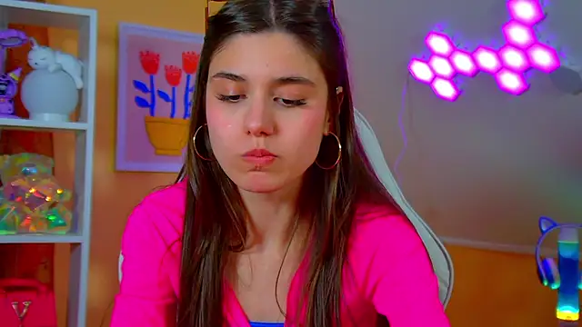 ArianaAllens Adlı Modelin Canlı XXX Sohbeti