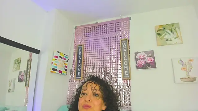 AnaDalila_Latina: онлайн-секс-чат