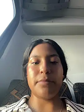 XXX chat uživo modela LeahBar