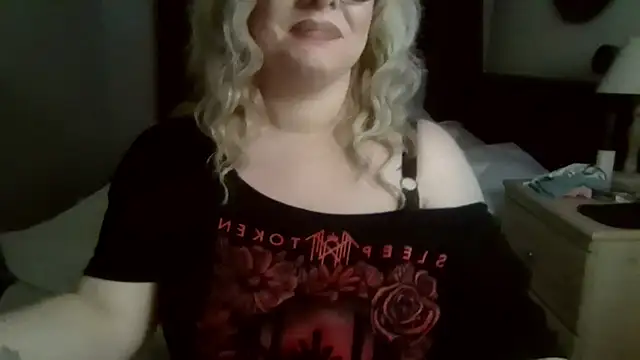 IvyWifey's Live Sex Cam Show