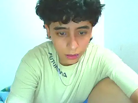 LatinHeatX22's Live Sex Cam Show