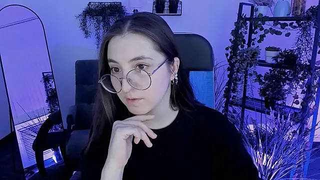 VirtuallVoyant Live XXX Chat